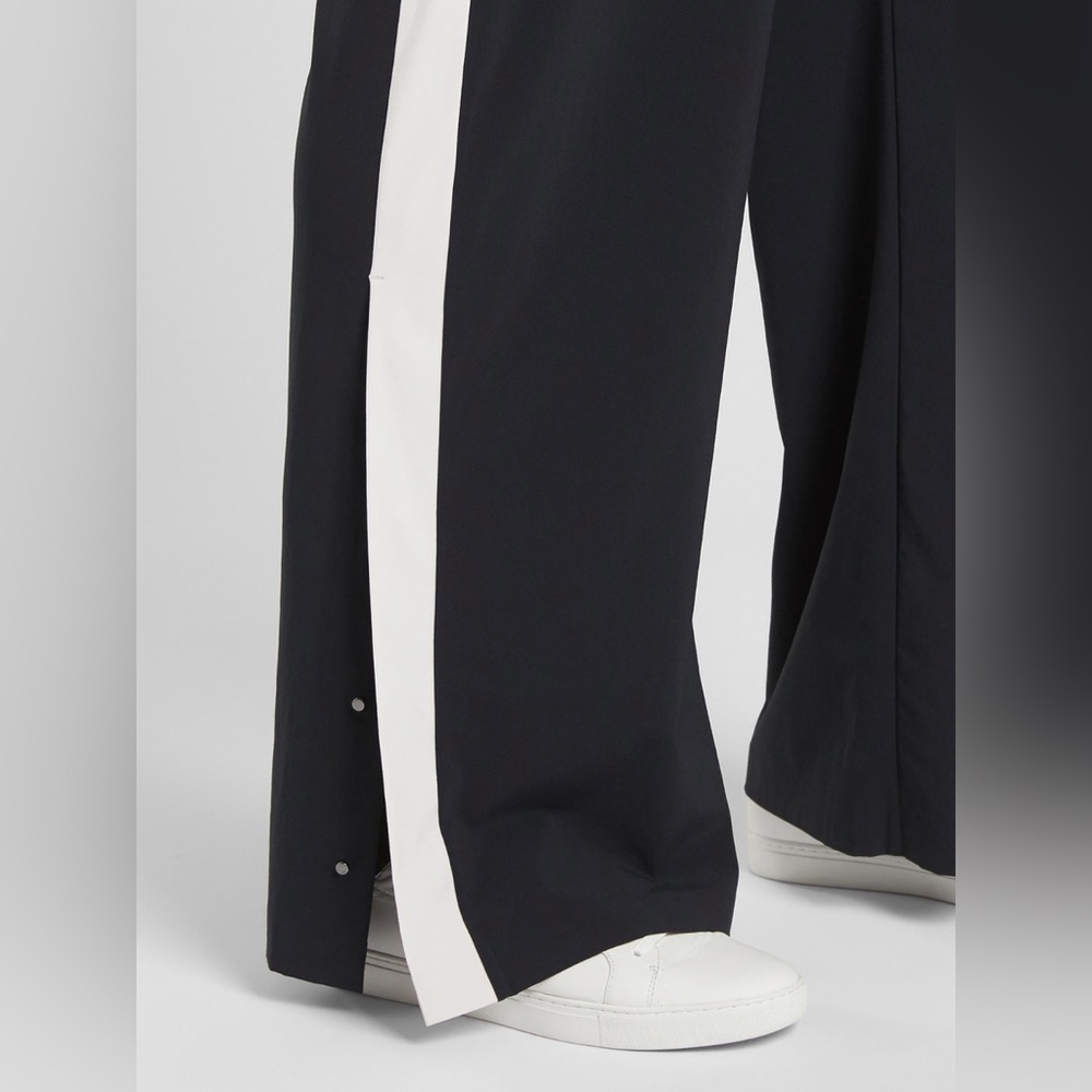 Athleta Luxe Gramercy Track Trousers in Black & White, size 10 - Picture 6 of 15